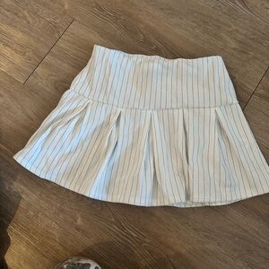 PrettyLittleThing White Pleated Skater Mini Skirt